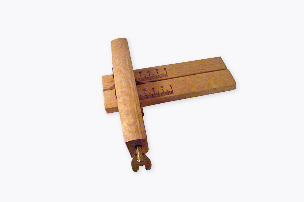 Kikuhamon Nihonzao Kebiki (Marking Gauge), Oak - HIDA TOOL